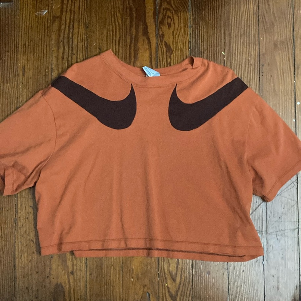 Cropped Nike Shirt